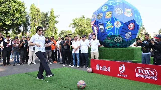 Deputy Regent of Kudus Bellinda Birton at the Women's Soccer Trilogy 2026 kick-off