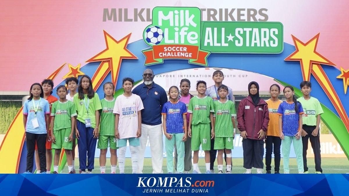 Coach Timo Scheunemann choosing the best players for SingaCup 2026