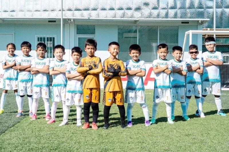 Sugbu Calidad FC Under-8 players in team kit