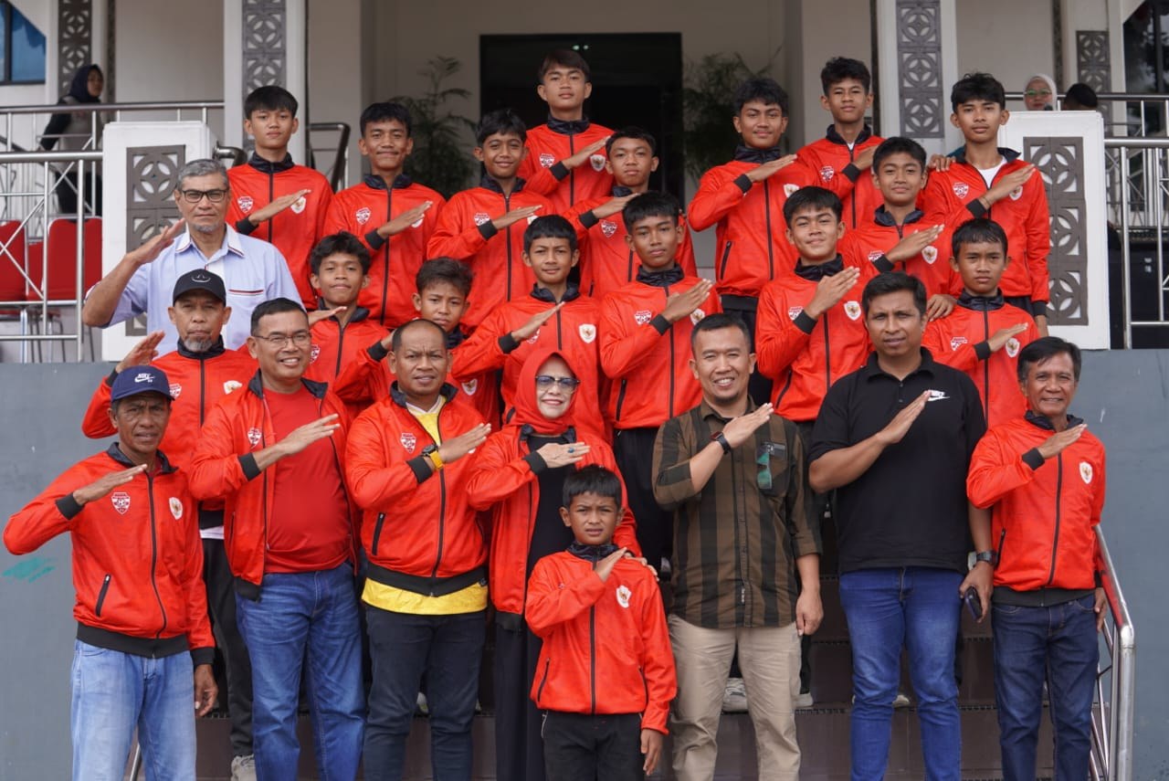 The SSB Selection Palu team being sent off at the Palu Mayor's Office